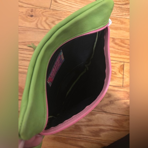 Ilze Heider Green Leather Flower Design Vintage Crossbody Handbag - Picture 3 of 4